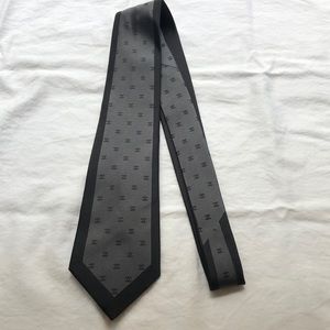 BEAUTIFUL CHANEL “CC” LOGO TIE